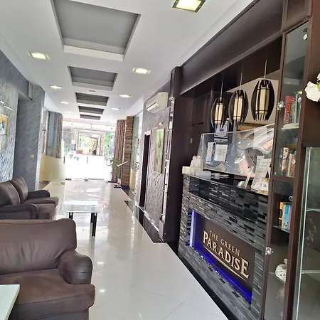 アパート Paradise 105